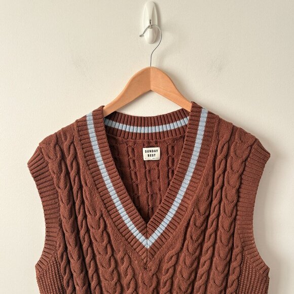 Aritzia Sunday Best Winston Knit Sweater Vest V Neck Brown Size Small - Picture 3 of 6